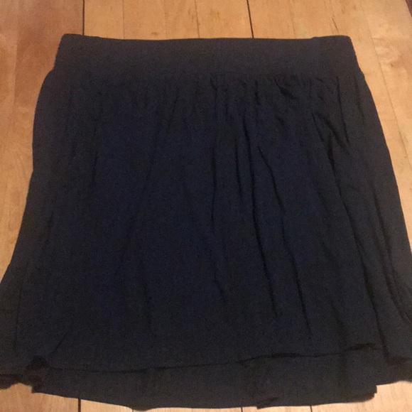 Lane Bryant Dresses & Skirts - Lane Bryant navy elastic waist skirt. Sz 18/20